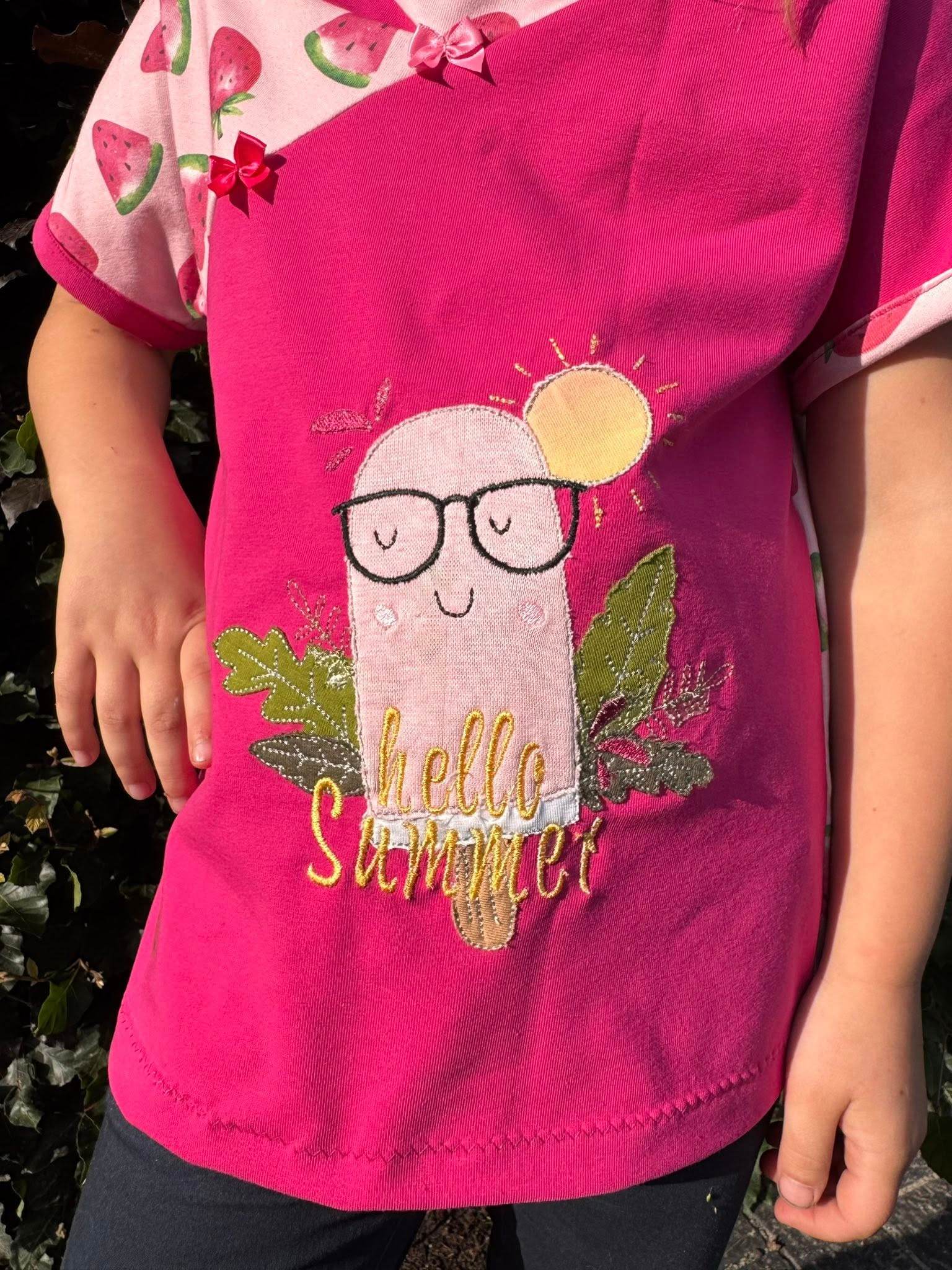 Kombipaket Schnittmuster Main PiniShirt Gr. 80-164 + Stickdatei Hello Summer - Sewando