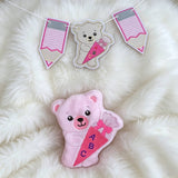 Stickdatei Teddy mit Schultüte und Bunstift, Wimpel Winpelkette Set 26109