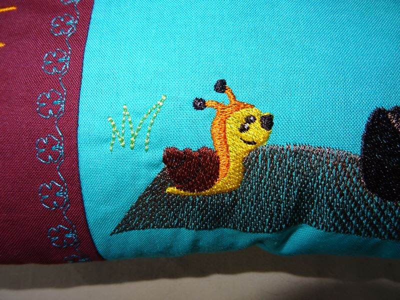 Stickdatei - Giraffe mit Schnecke Kissen und Laetzchen SET ITH - Sewando