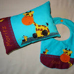 Stickdatei - Giraffe mit Schnecke Kissen und Laetzchen SET ITH - Sewando