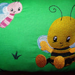 Stickdatei - Biene mit Schmetterling Kissen und Laetzchen SET ITH - Sewando