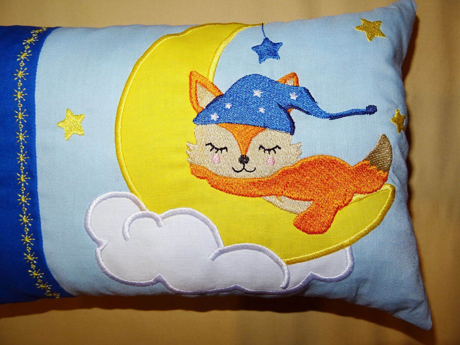 Stickdatei - Fuchs auf dem Mond Kissen und Laetzchen SET ITH - Sewando