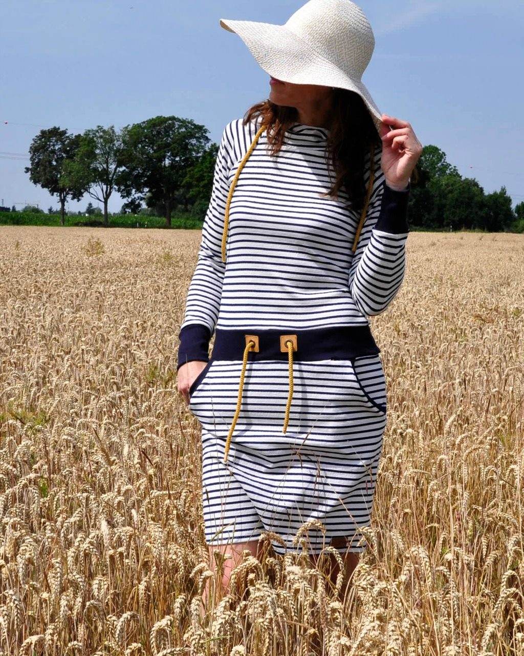 Schnittmuster Hoodie/Hoodiekleid JULIETA 34-52 + Kragen Add on : - Sewando