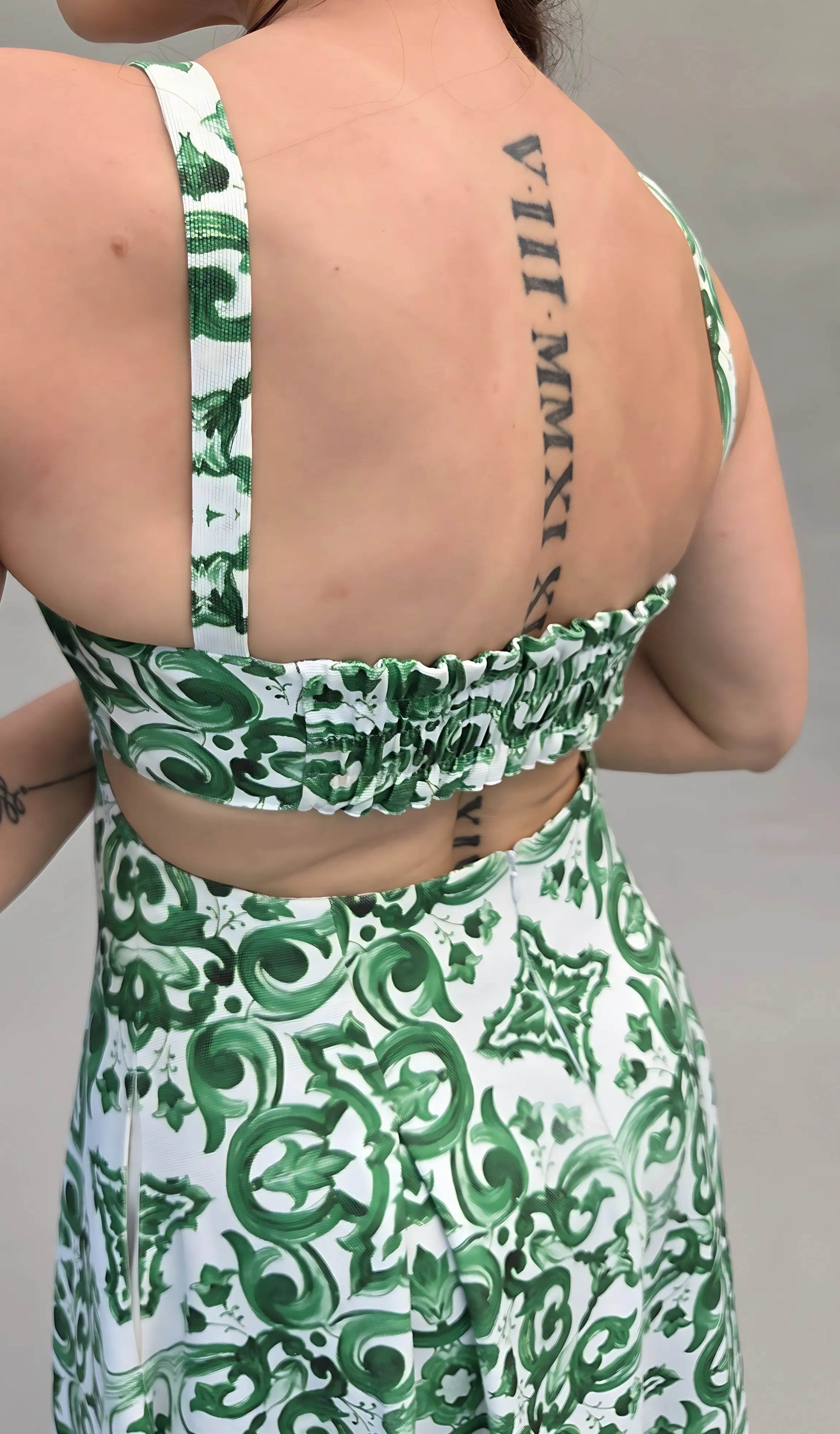 Sommerkleid mit Tunnelzug und Kellerfalten, luftiges Damenkleid mit Taschen, Trägern und gesmoktem Rücken - Sewando