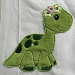 Stickdatei Doodle Dinosaurier Girl mit Blumen Applikation 3 Größen Set 732 - Sewando