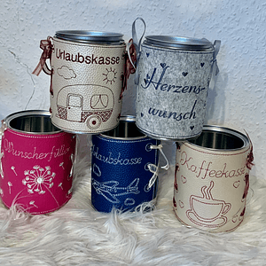 Stickdatei Banderole Spardose Urlaubskasse Kaffeekasse Wohnwagen ITH Maschinenstickerei 778 - Sewando