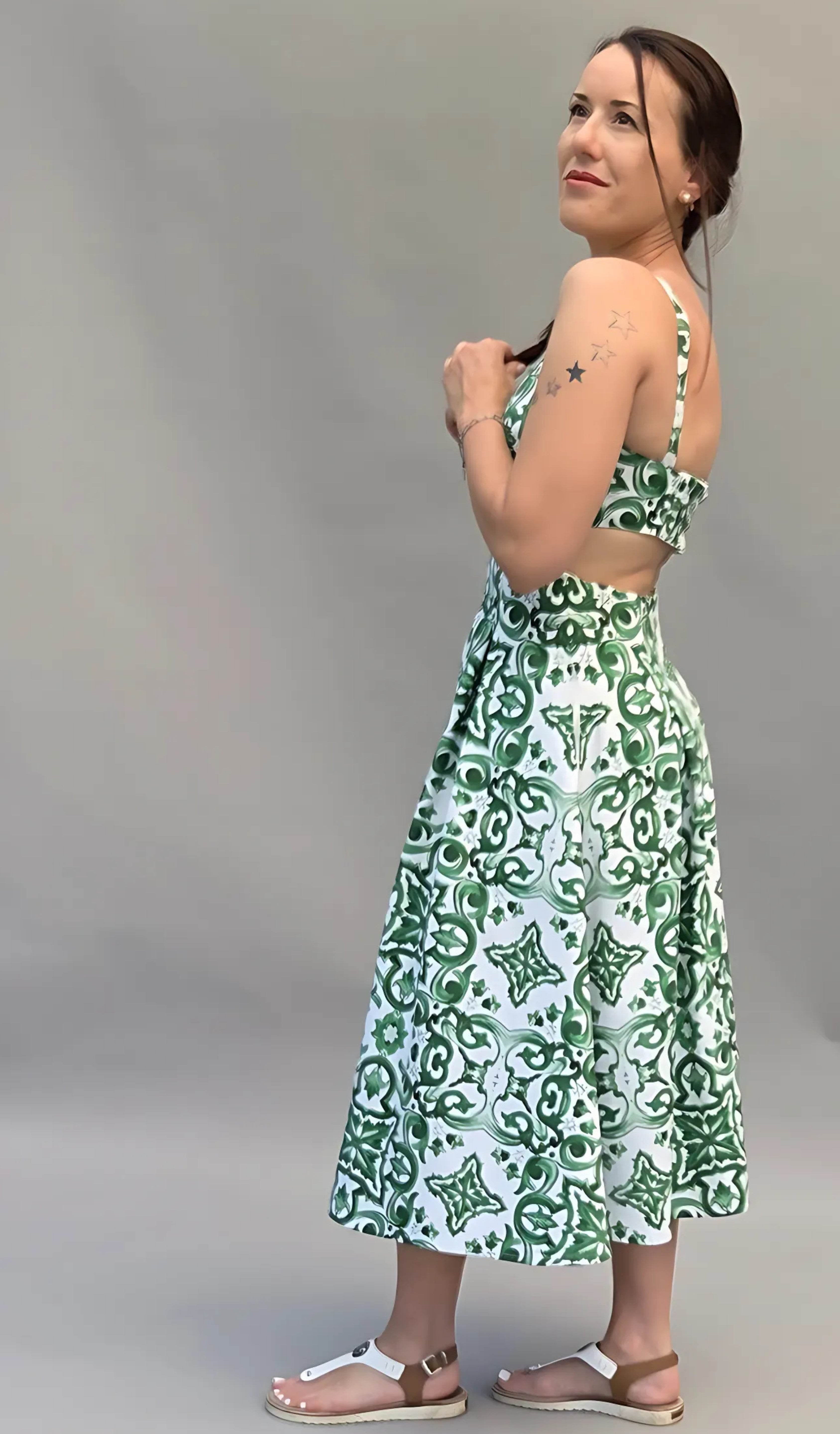 Sommerkleid mit Tunnelzug und Kellerfalten, luftiges Damenkleid mit Taschen, Trägern und gesmoktem Rücken - Sewando