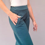 Schnittmuster mit Ebenen, elegante Hose, Bügelfalten, Paspeltaschen, Gr. 34 -50 - Sewando