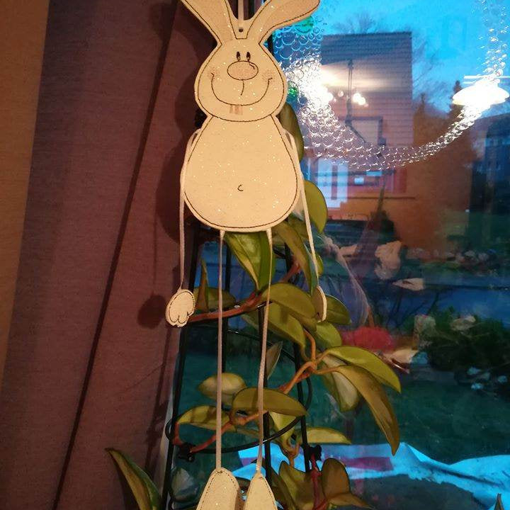 Stickdatei Hase HOPPEL mit Baumelbeinen in 2 Größen - Sewando
