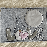 Stickdatei Mug Rug Doodle Wichtel Gnome in Love Set 907 - Sewando