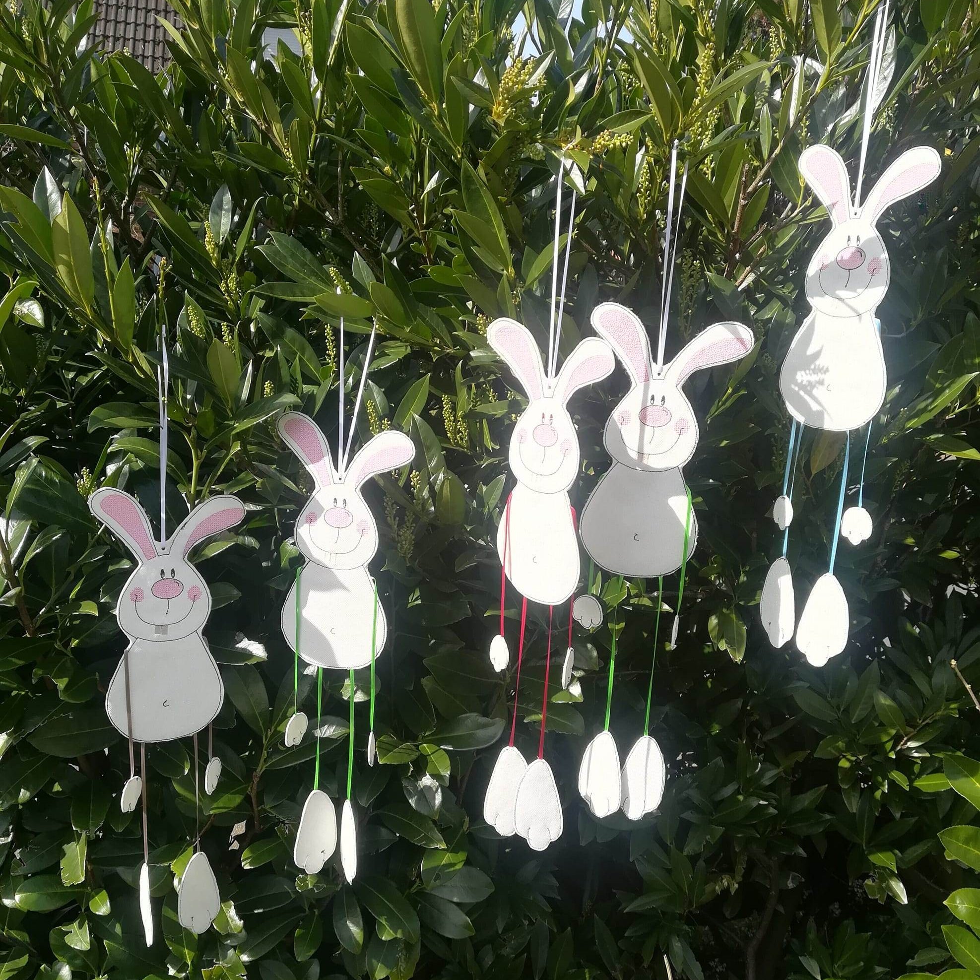 Stickdatei Hase HOPPEL mit Baumelbeinen in 2 Größen - Sewando