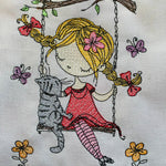 Stickdatei Schaukelmädchen mit Katze Set 984 - Sewando