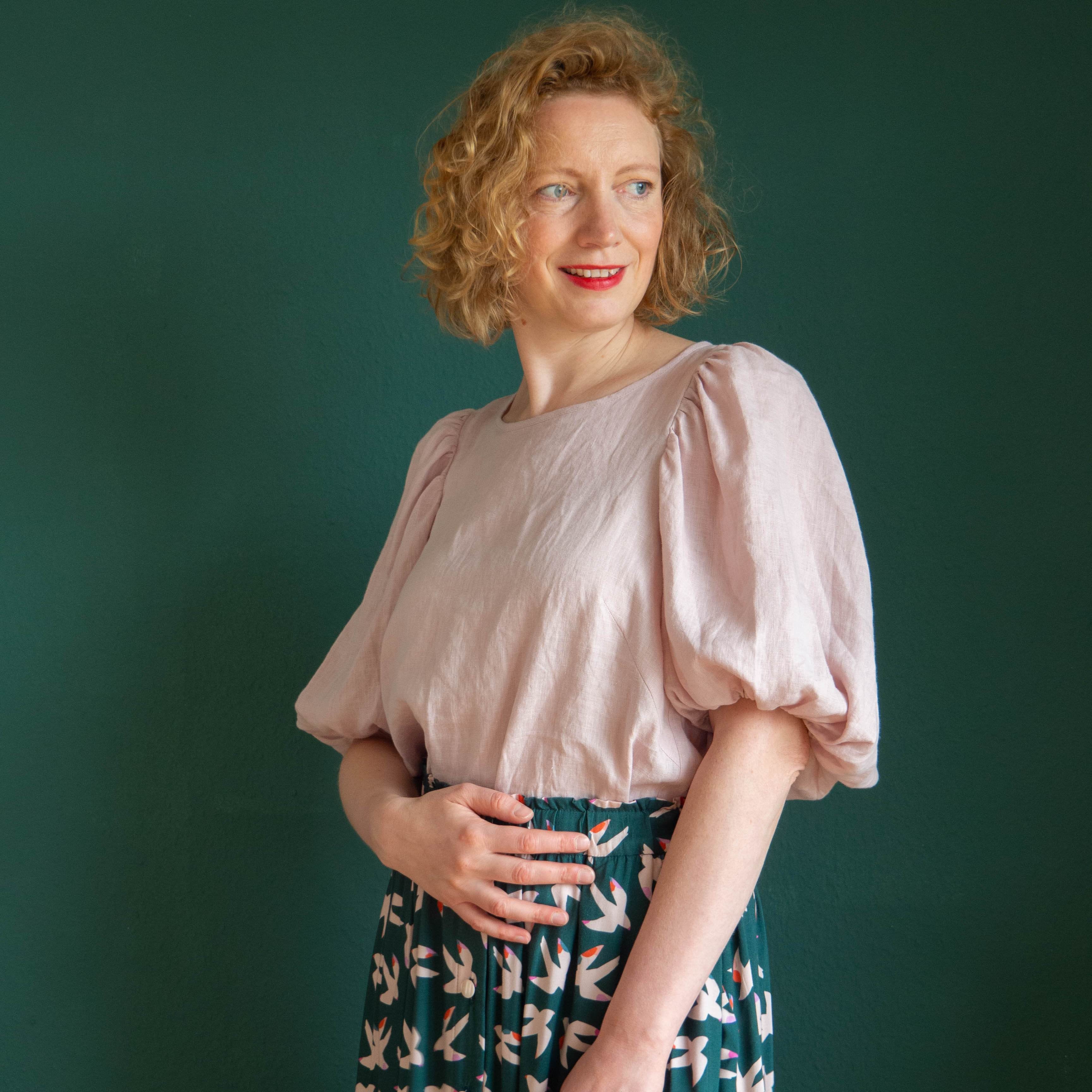 Evi Blouse 34 - 52 sewing pattern and instructions - Sewando
