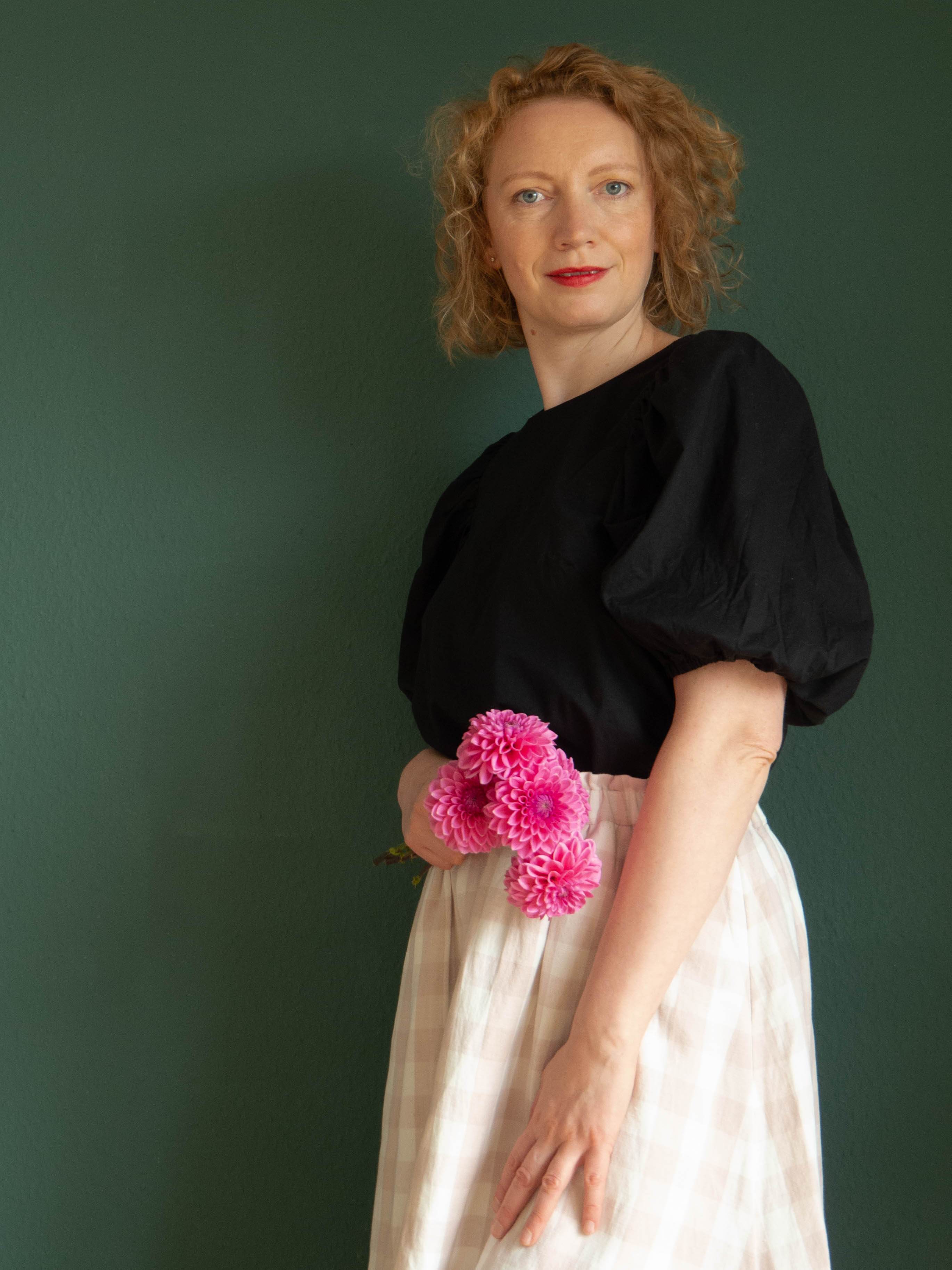Evi Blouse 34 - 52 sewing pattern and instructions - Sewando