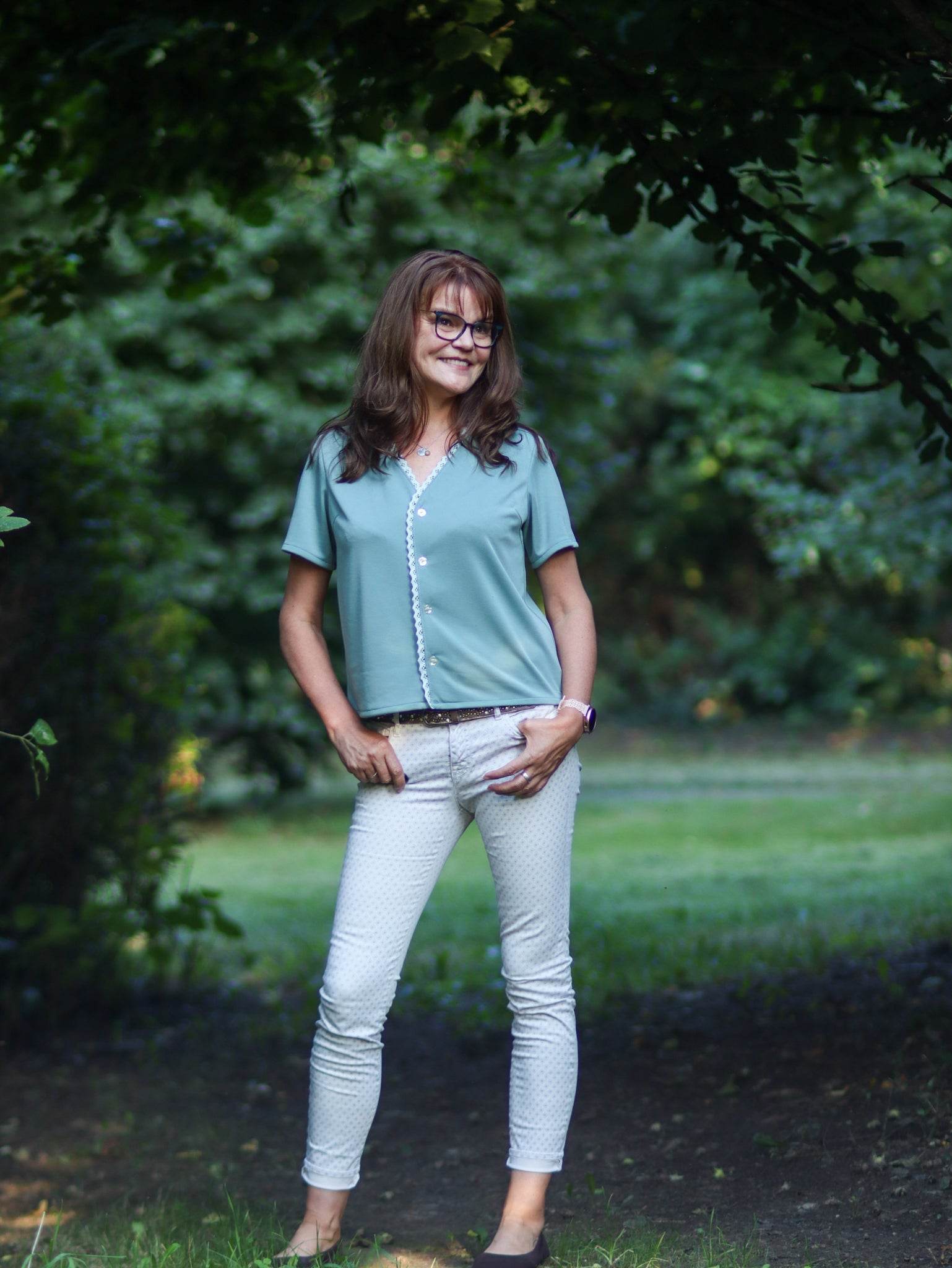 Schnittmuster Bluse DAISY - V-Ausschnit mit Rüsche, Kurzarm | Gr. 32-50 (PDF) - Sewando