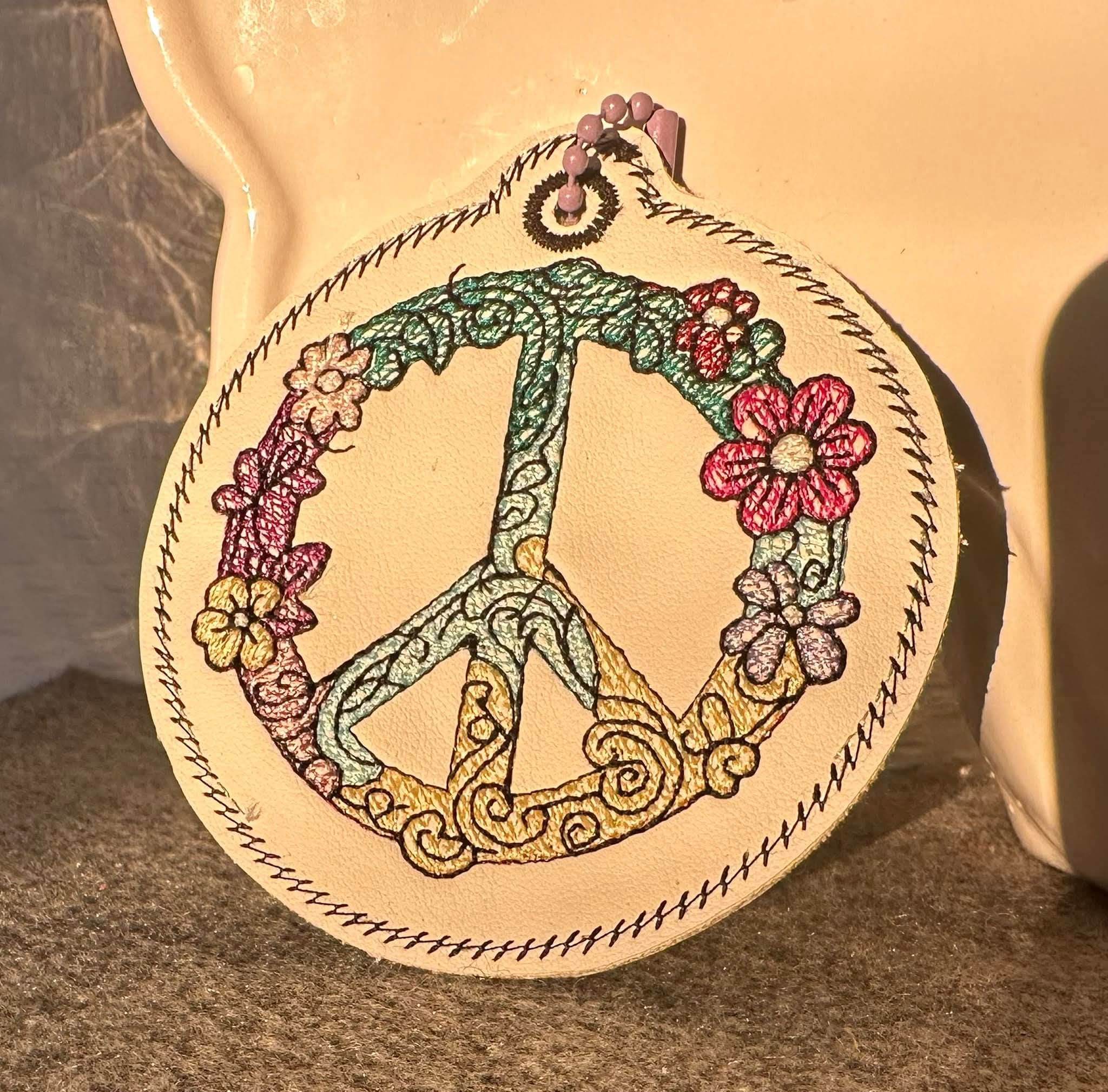 Peace Zeichen Anhänger Motiv für Effektfolien geeignet 6 Größen Stickdatei - Sewando