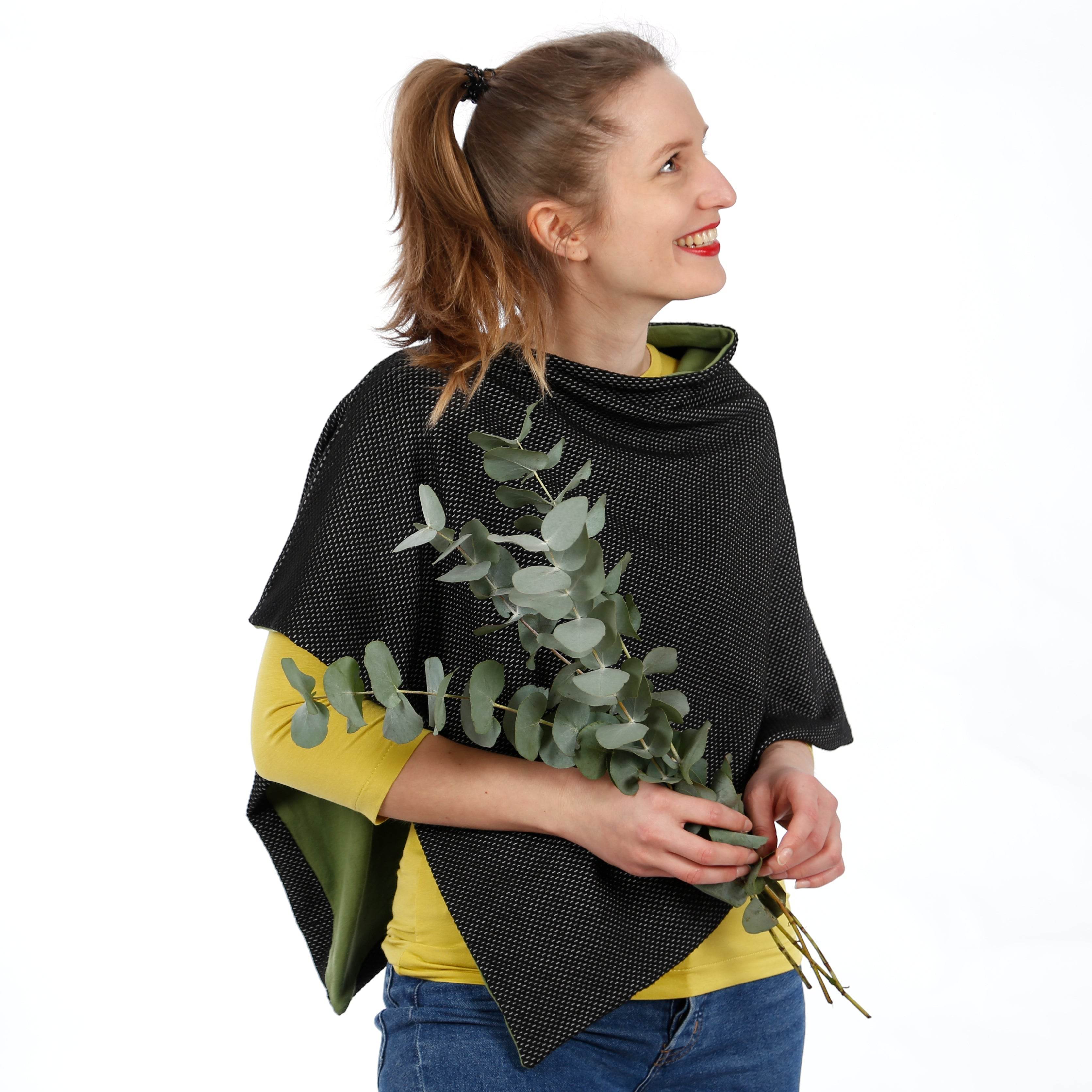Wendeponcho FRAU PENNY | Schnittmuster Kids, Teens & Damen : - Sewando