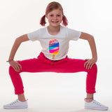 Schnittmuster Set PAULA DADO Poncho Kapuze Jogginghose, Kindermodel in leuchtenden Outfits mit Eiscreme-Motiv.