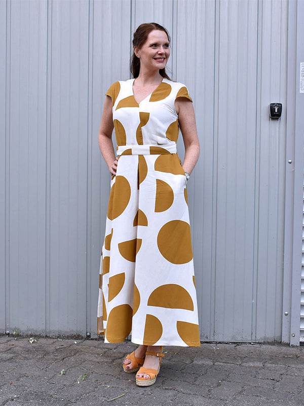 Schnittmuster Kevia - Kleid mit Kellerfalte Gr. 34-54 - Sewando