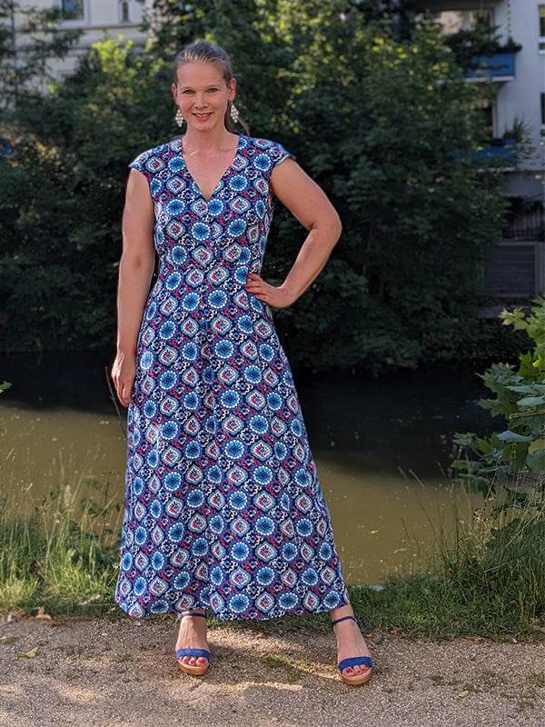 Schnittmuster Kevia - Kleid mit Kellerfalte Gr. 34-54 - Sewando