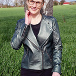 Schnittmuster Jacke BIKER-Lola aus Kunstleder/ Stretch mit optionaler Kapuze Gr. 34-54 - Sewando