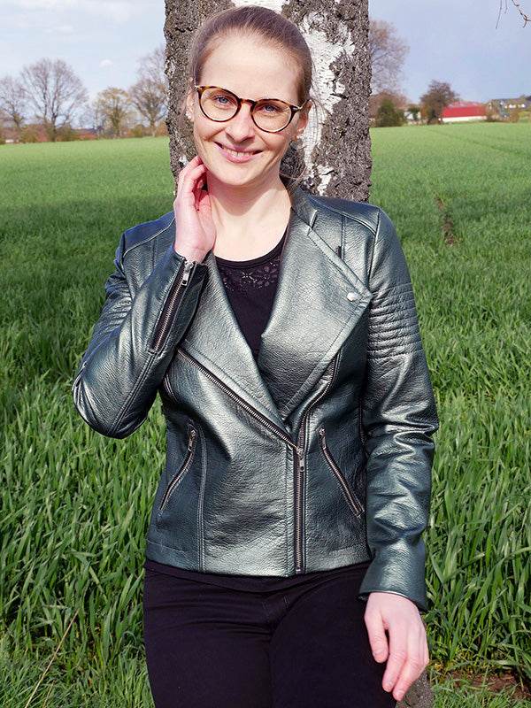 Schnittmuster Jacke BIKER-Lola aus Kunstleder/ Stretch mit optionaler Kapuze Gr. 34-54 - Sewando