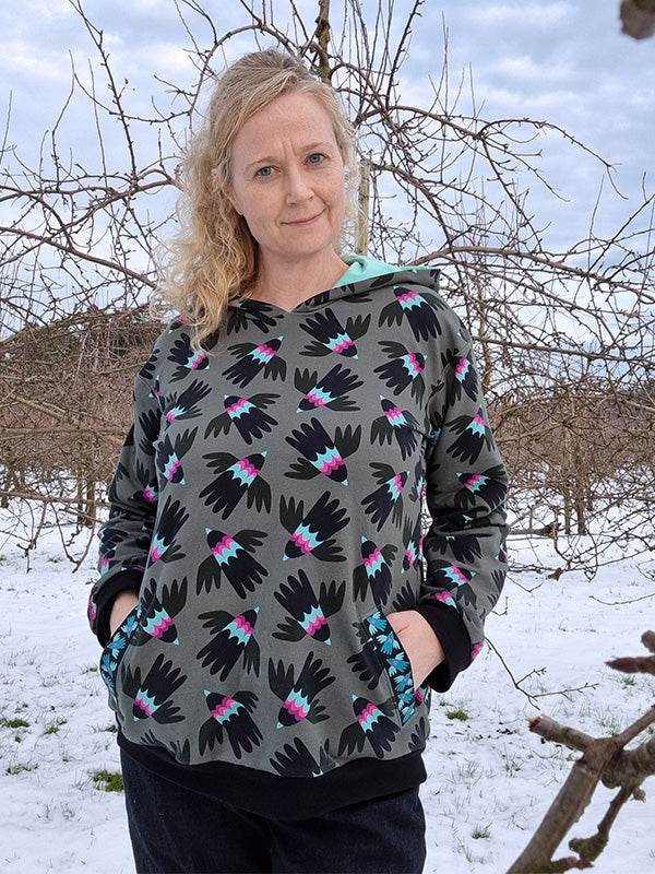 Schnittmuster Merit Sweater, Hoodie mit raffiniertem Rücken Gr. 34-54 - Sewando