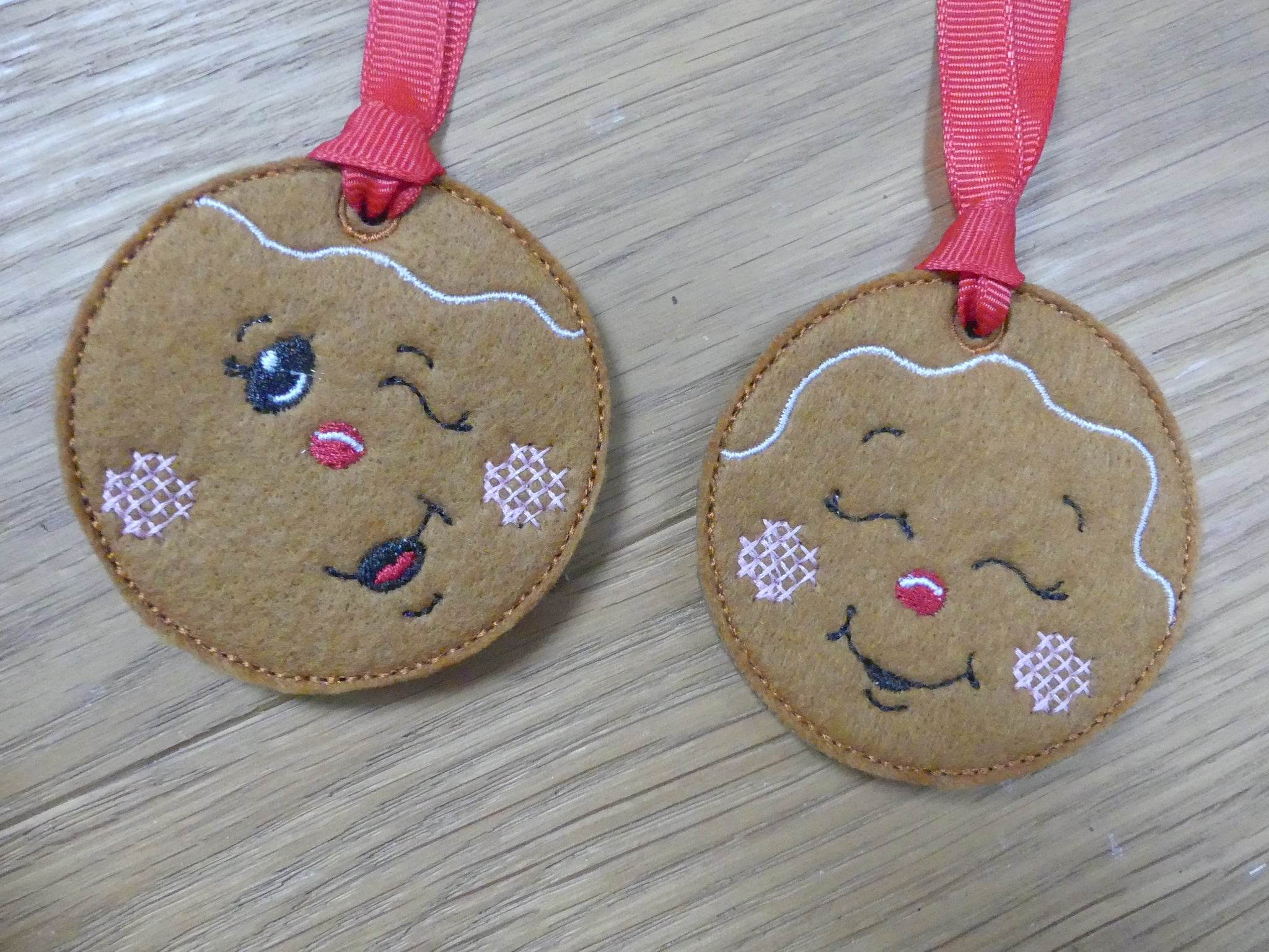 Stickdatei - 6 Kekse / Lebkuchen mit Gesicht (ITH und Doodle) - Sewando