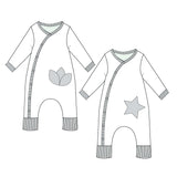 Schnittmuster Strampler LISA PDF Design für Baby-Strampler mit Blumen- und Stern-Applikationen.