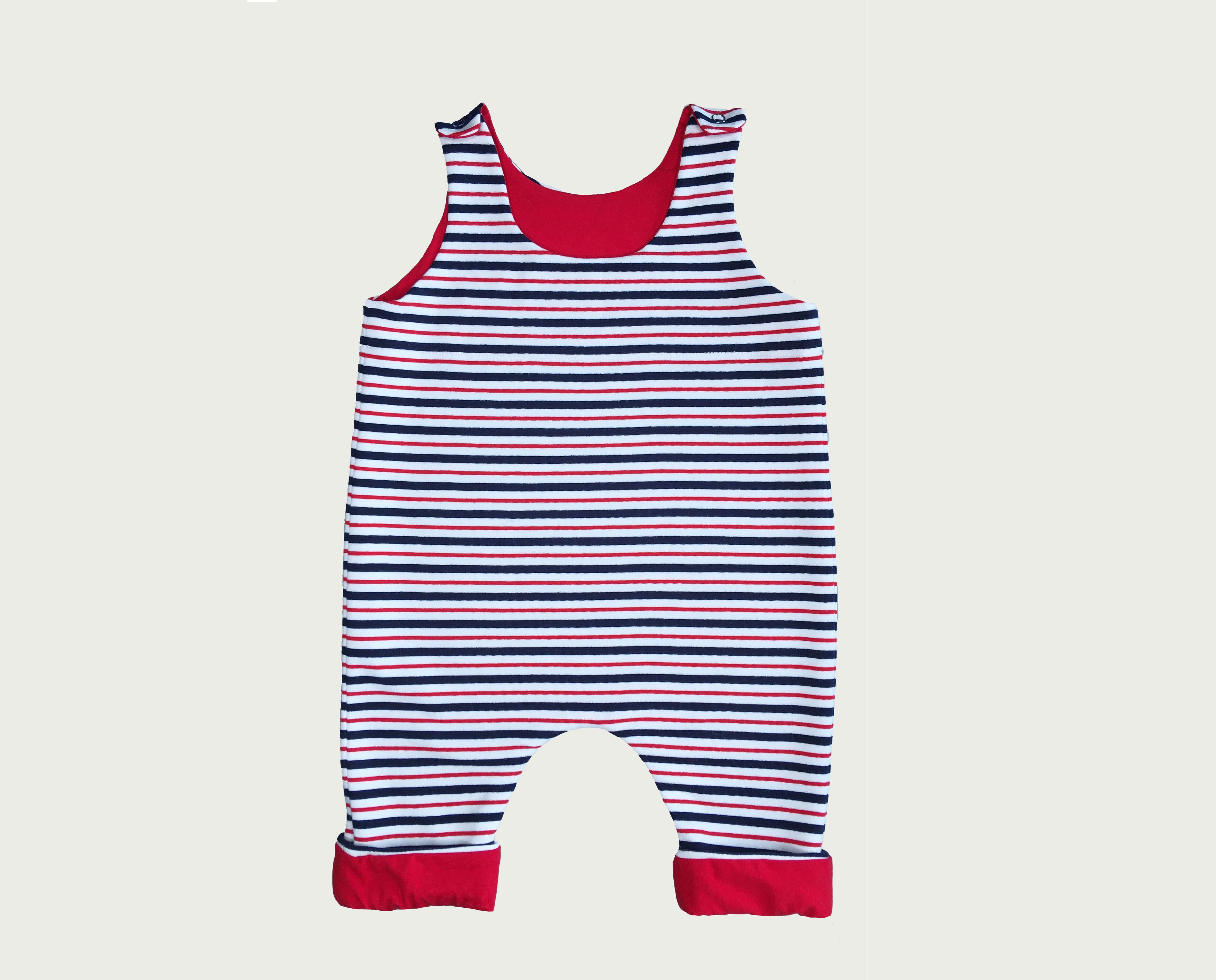 Schnittmuster Strampler LEO PDF - Baby-Strampler in rot-blau-gestreift, bequem und fußlos