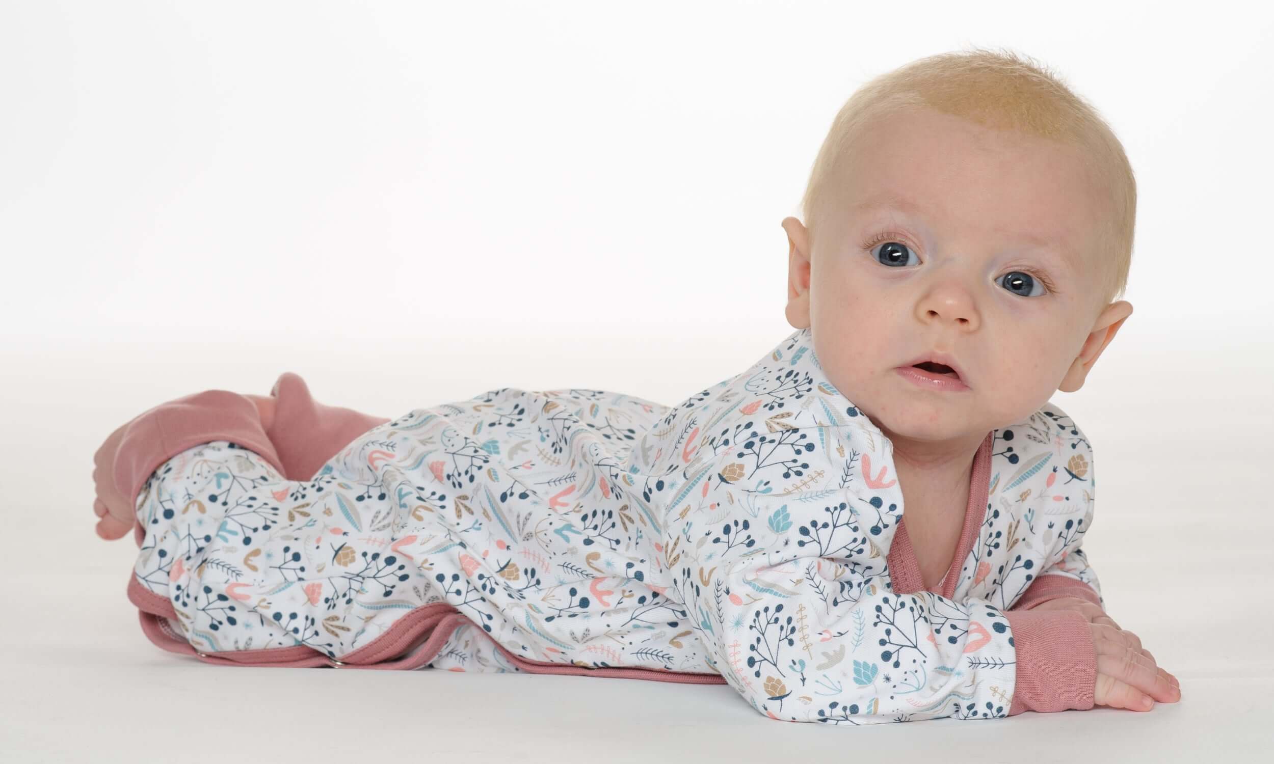 Schnittmuster Strampler LISA PDF Baby, gemütlicher Strampler für Babys, langärmeliger und fußloser Schlafoverall.