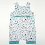 Schnittmuster Baby-Overall & Mütze PDF Design für Baby Overall mit floralem Muster in Hellblau