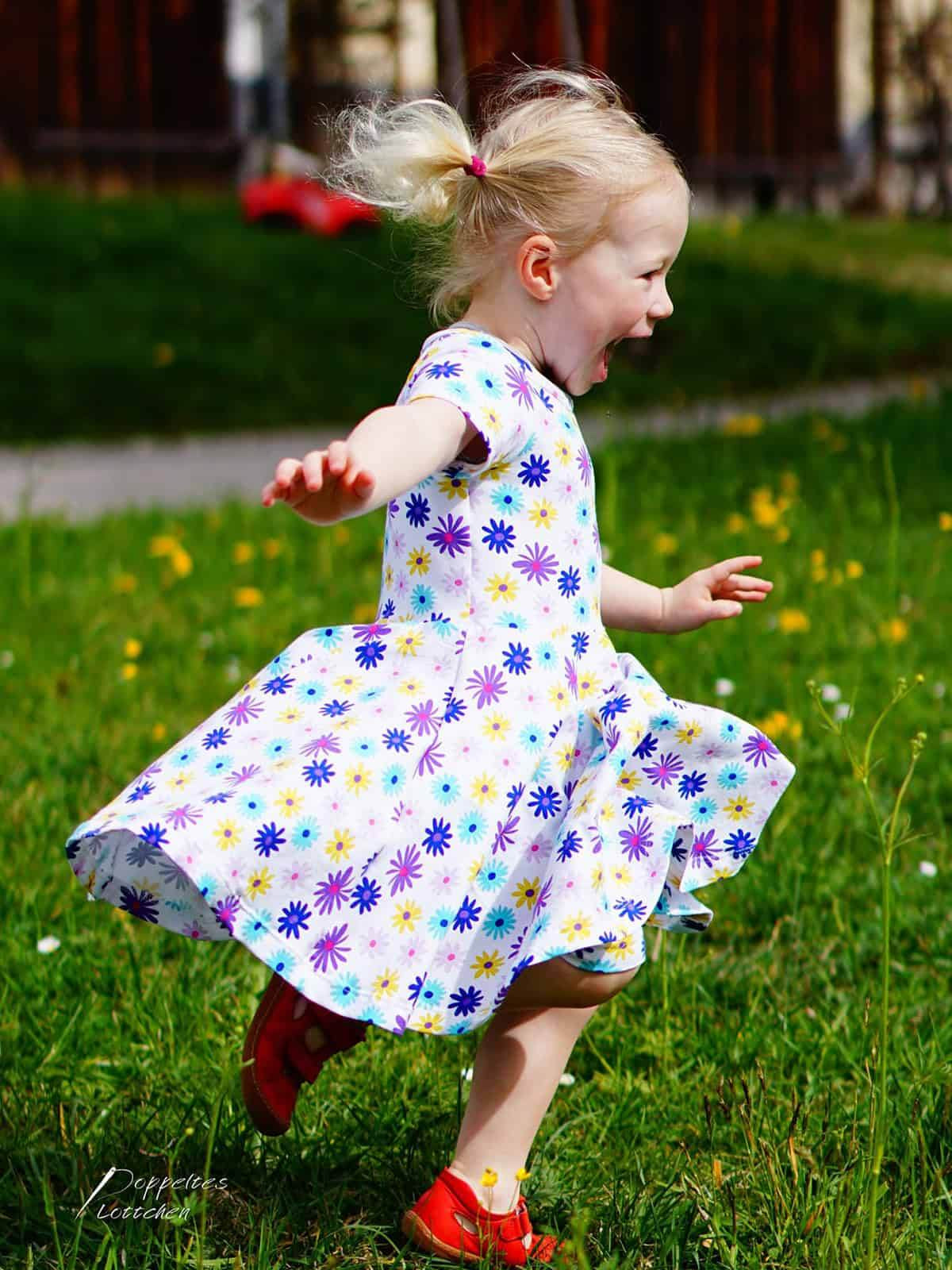 Schnittmuster Twirly Dress 62-146 [Digital] - Sewando