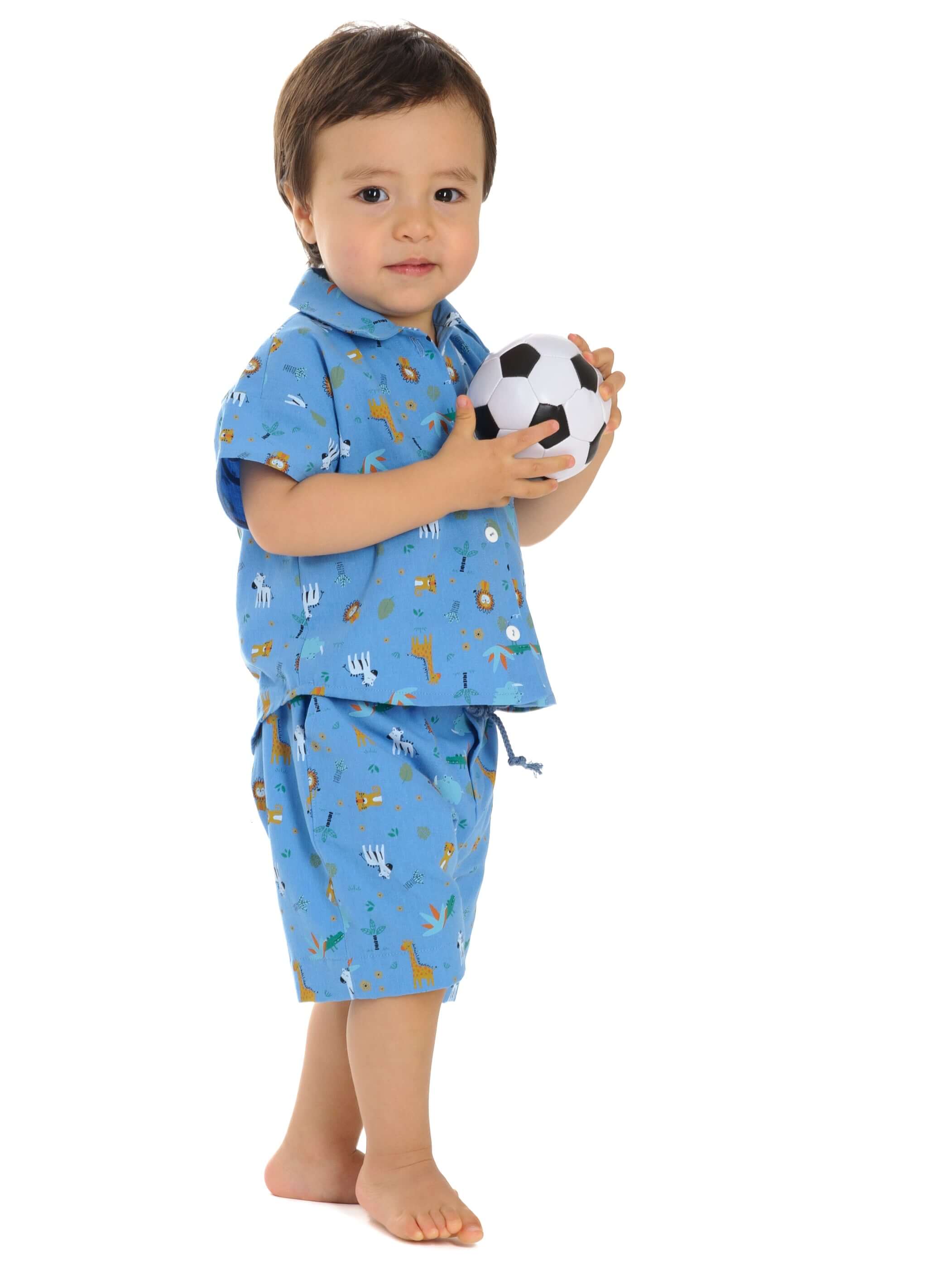 Schnittmuster Baby Hemd & Hose TOM + NOAH PDF Jungen Outfit in Blau mit Fußball, Größe 68-122 für Jungen.