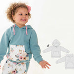 Schnittmuster Hoodie FLY: Mädchen in einem blauen Hoodie mit Blumen, zeigt 2-in-1 Schnittmuster Optionen A und B.