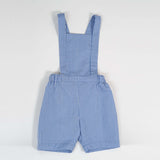 Schnittmuster Latzhose MAX in blauen Streifen, geeignet für Babys und Kinder, bequem und praktisch.