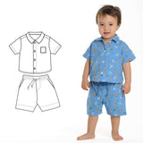Schnittmuster Baby Hemd & Hose TOM + NOAH PDF Jungen Outfit Gr. 68–122, Junge trägt blauen Outfit