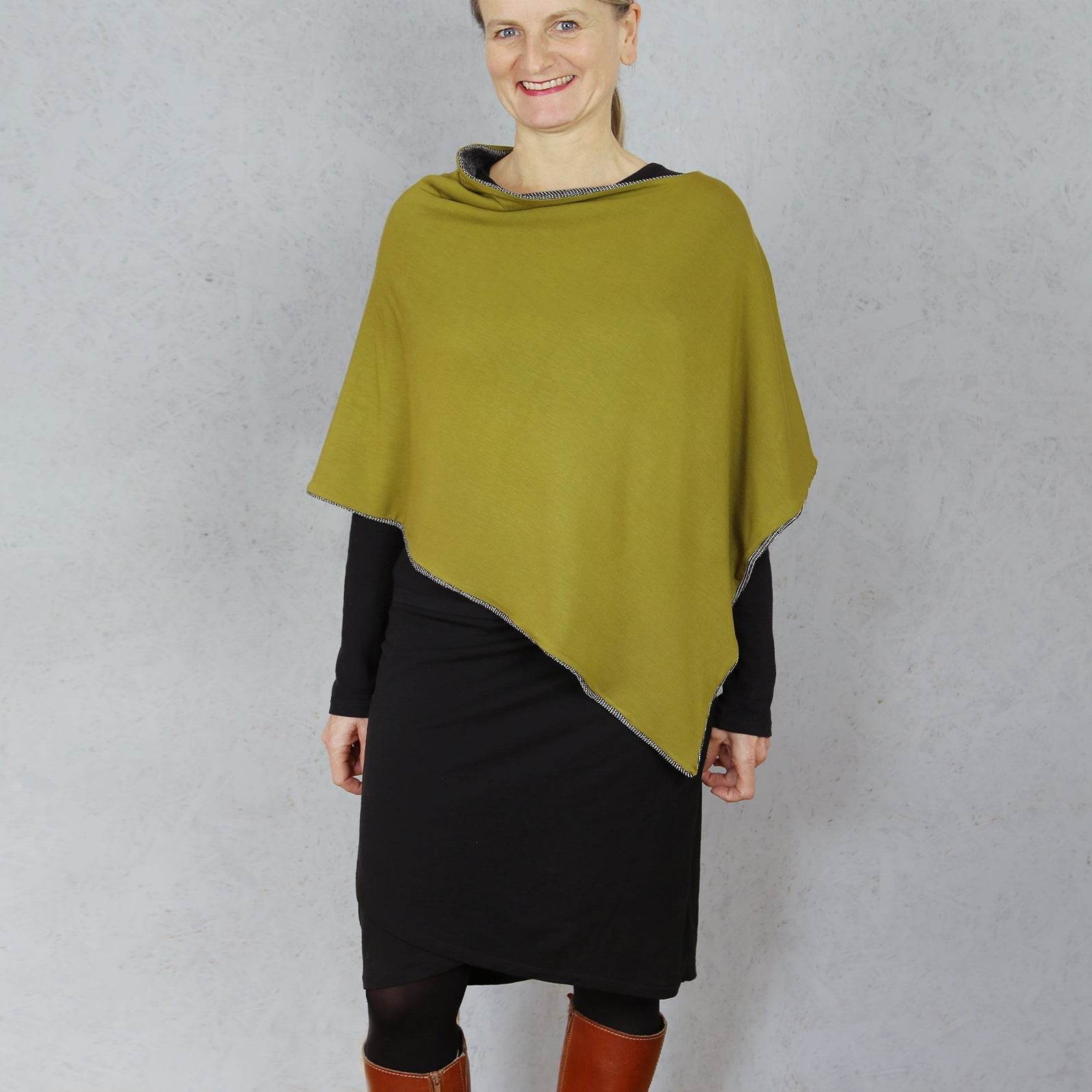 Wendeponcho FRAU PENNY | Schnittmuster Kids, Teens & Damen : - Sewando