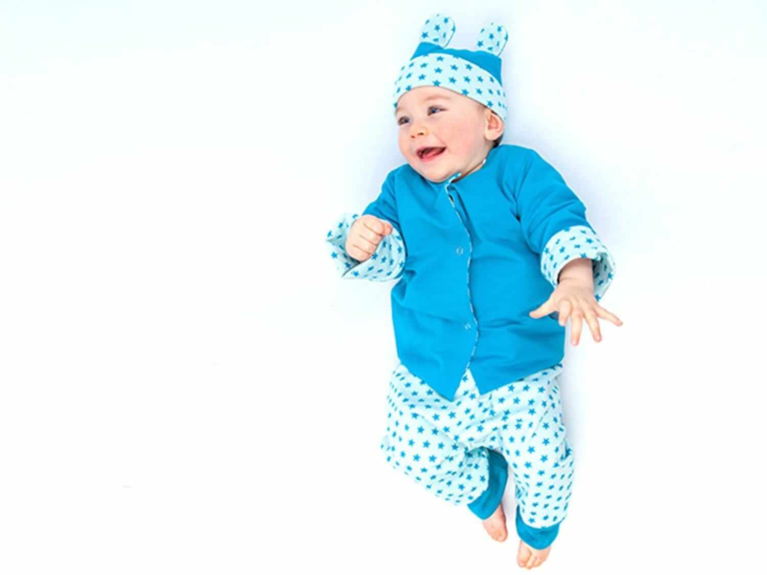 Baby Nähmuster Digitaler Download Neugeborenen Cardigan Strampler Set Bärenmütze Design Komplettes Schnittmuster Set Mehrere Größenoptionen Herz Stern Details PDF Format Sofortiger Zugriff DIY Baby Kleidung Anleitung Perfektes Handgemachtes Geschenk Unverzichtbar
