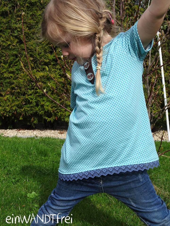 Schnittmuster timtom No.33 Shirt mit Vokuhila-Saum und optionalen Strick- oder Häkeldetails Gr.86-128 - Sewando