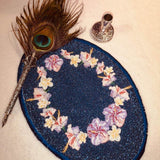 Blumenrahmen Stickdatei – Tropisches Blumenmotiv als verspielter Rahmen - Sewando