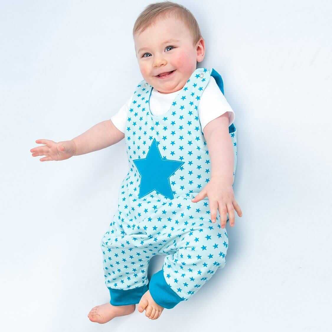 Baby Nähmuster Digitaler Download Neugeborenen Cardigan Strampler Set Bärenmütze Design Komplettes Schnittmuster Set Mehrere Größenoptionen Herz Stern Details PDF Format Sofortiger Zugriff DIY Baby Kleidung Anleitung Perfektes Handgemachtes Geschenk Unverzichtbar