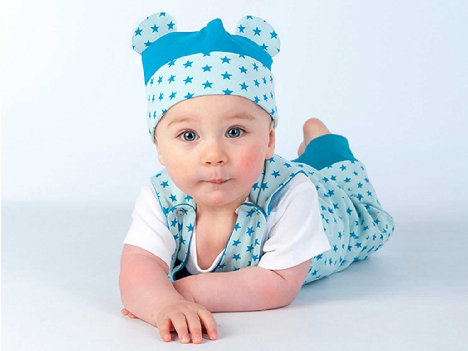 Baby Nähmuster Digitaler Download Neugeborenen Cardigan Strampler Set Bärenmütze Design Komplettes Schnittmuster Set Mehrere Größenoptionen Herz Stern Details PDF Format Sofortiger Zugriff DIY Baby Kleidung Anleitung Perfektes Handgemachtes Geschenk Unverzichtbar