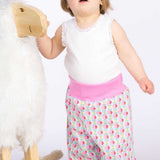 Digitales Baby Schnittmuster Download Haremhose Nähanleitung Mehrere Größenoptionen Neugeborene bis Kleinkind Design Einfache DIY Anleitung Elastischer Bund Detail Bündchen Knöchelstil Perfekte Handgemachte Geschenkidee Komplette Fotoanleitung Paket Handarbeitsprojekt