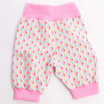 Digitales Baby Schnittmuster Download Haremhose Nähanleitung Mehrere Größenoptionen Neugeborene bis Kleinkind Design Einfache DIY Anleitung Elastischer Bund Detail Bündchen Knöchelstil Perfekte Handgemachte Geschenkidee Komplette Fotoanleitung Paket Handarbeitsprojekt