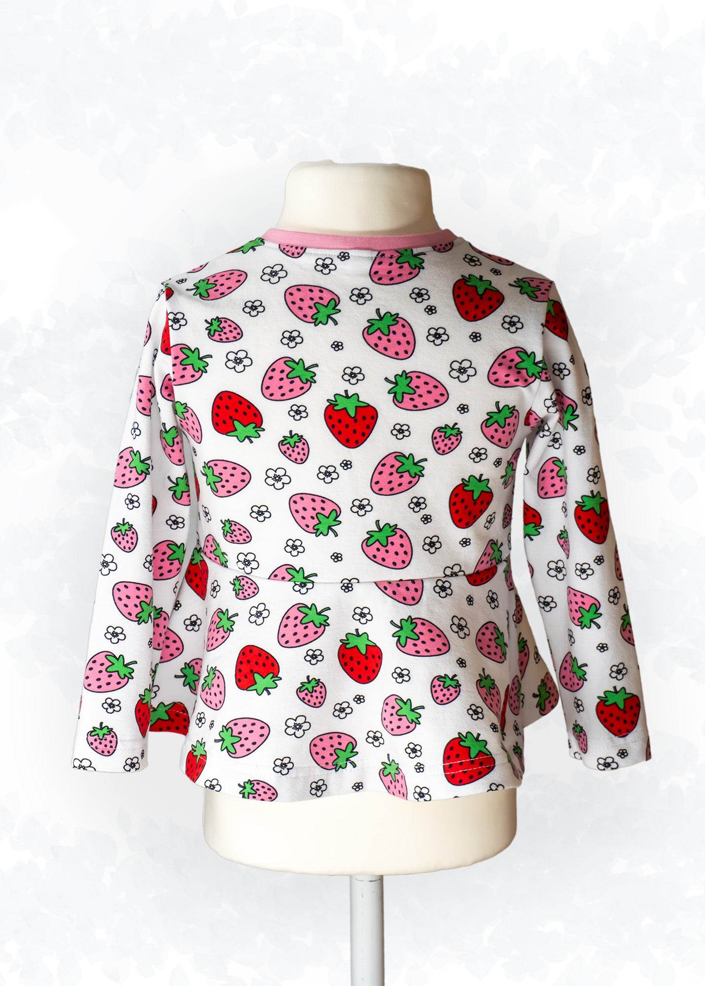 Schnittmuster Becca – Kinderkleid oder Shirt mit Wickeloptik aus Jersey Gr. 86-158 - Sewando