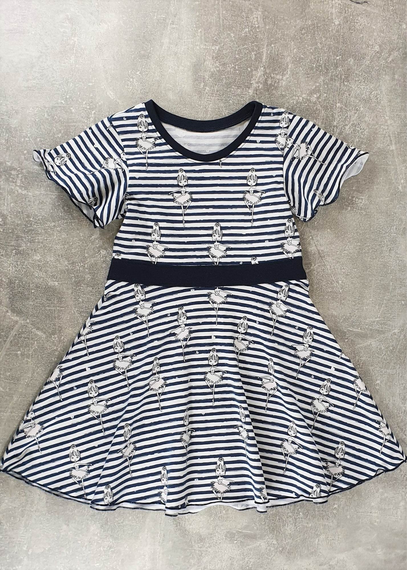 Schnittmuster Bella – Kinderkleid mit Taillenband & Flügelärmeln Gr. 86-158 - Sewando