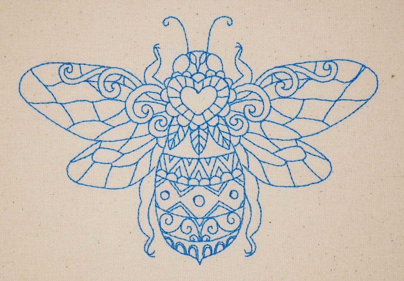 Stickdatei Set 4 Bienen sommerliche Linart Stickerei - Sewando
