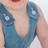 Baby Latzhosen Schnittmuster Digitaler Download Nähprojekt Bundle Drei Stilvarianten Wendeoverall Design Knopfträger Option Elastischer Saum Detail Sommer Babykleidung Größenbereich Neugeboren bis fünf Jahre Anfängerfreundliche Anleitung mit Foto