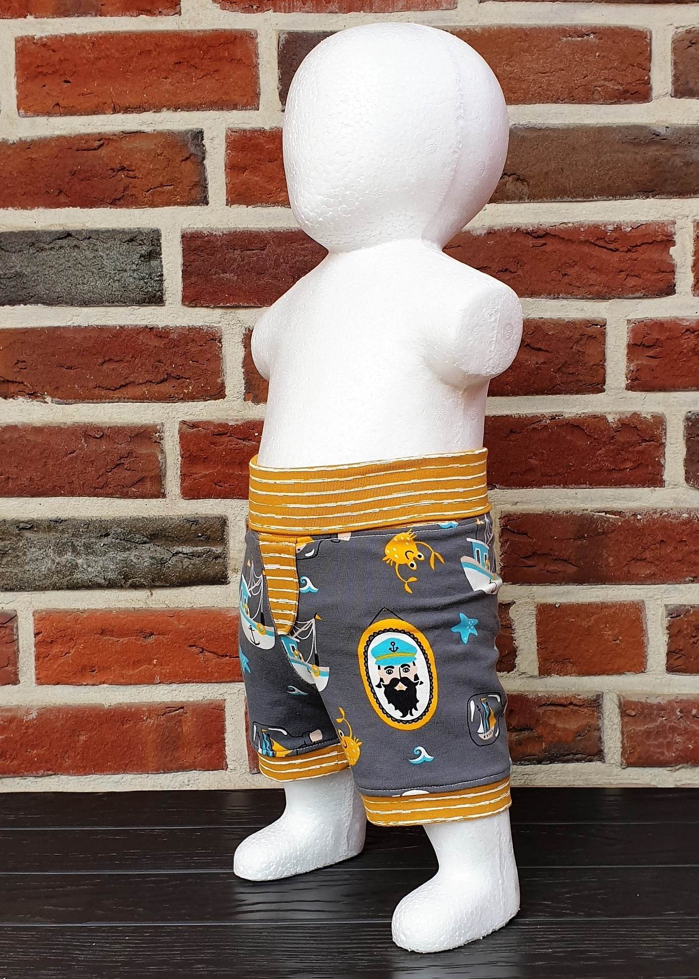 Bobby – Knieumspielende Babyshorts / Sommerhose Gr. 44-98 - Sewando